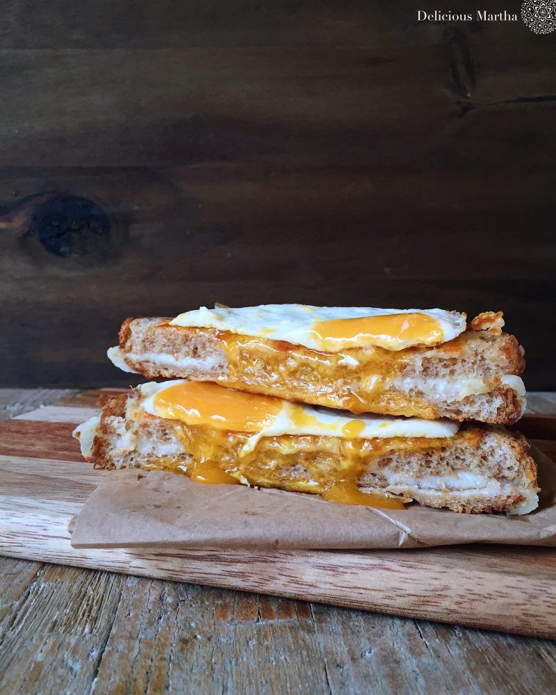 Sandwich triple queso con huevo