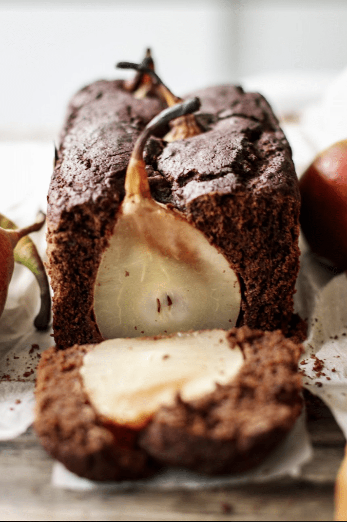 Bizcocho vegano de chocolate con pera