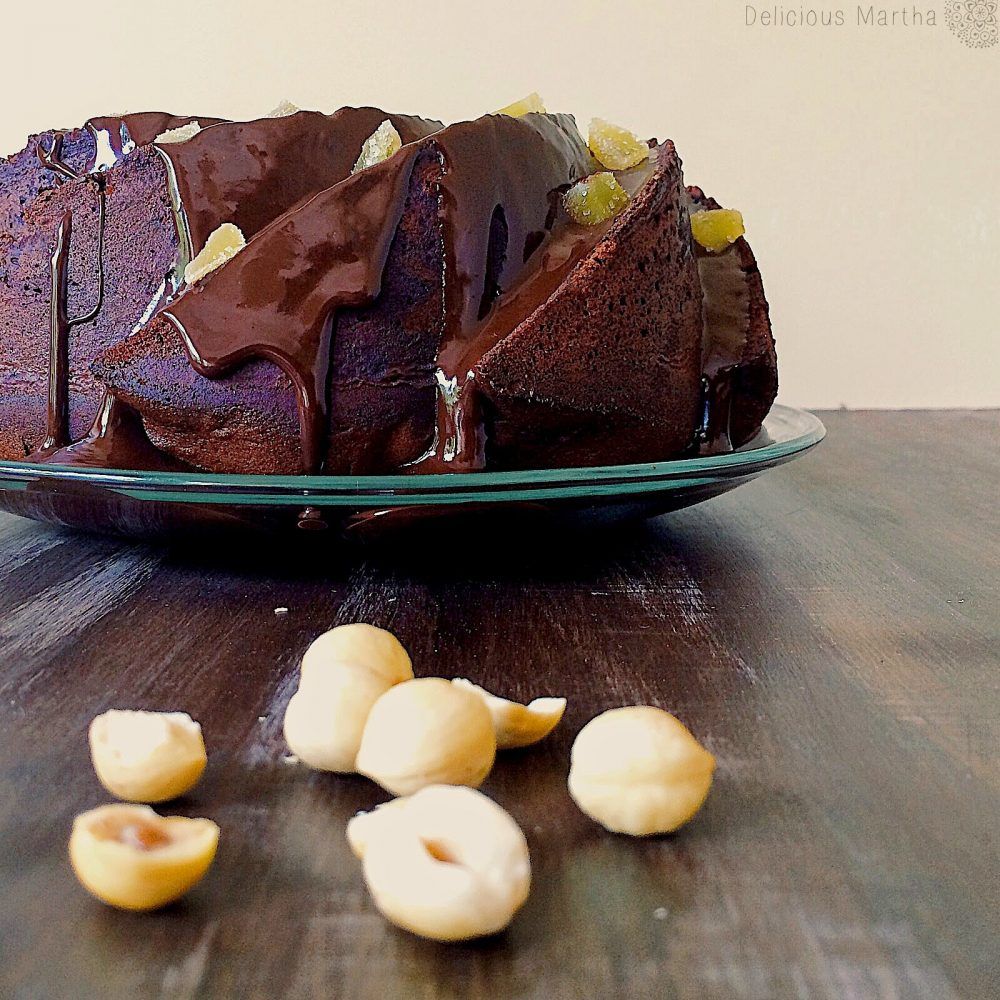 Bundt Cake de chocolate y avellanas con jengibre caramelizado
